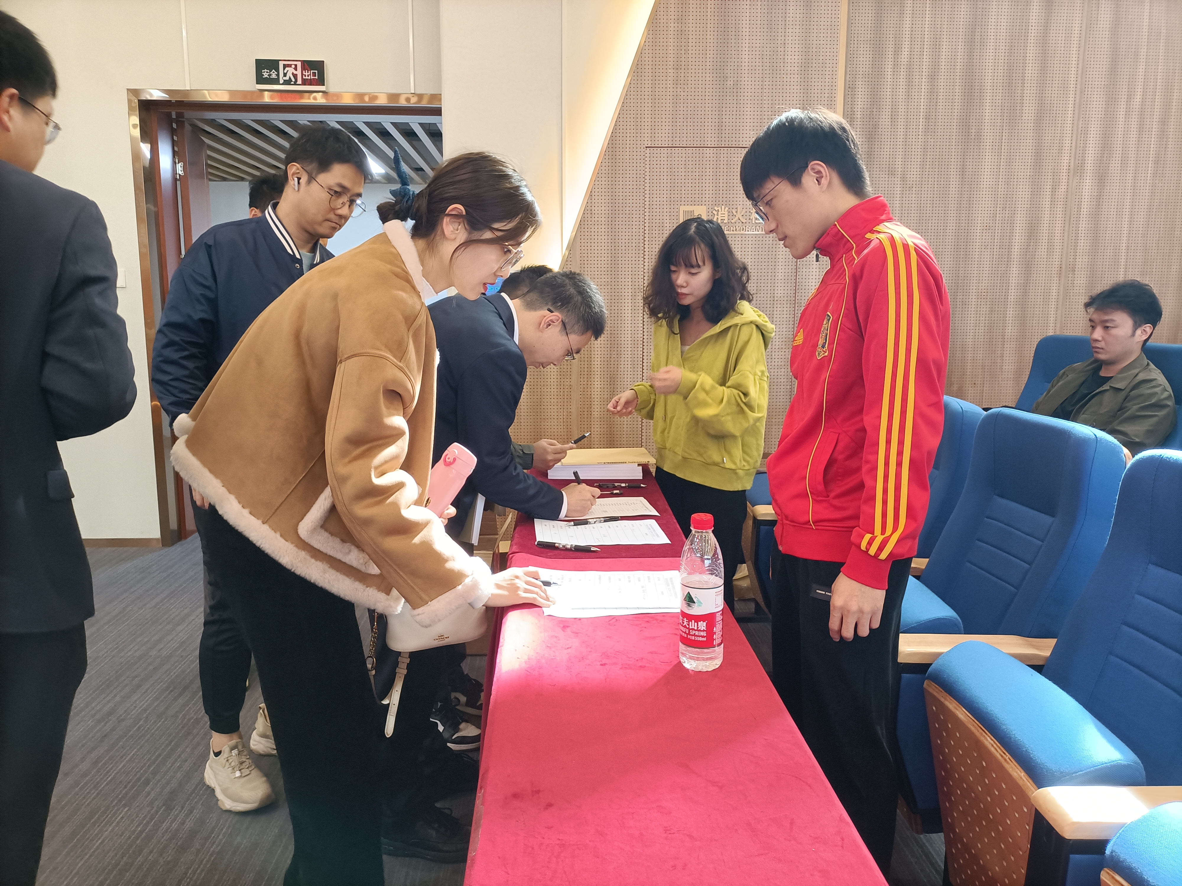 4发放《问鼎网中国项目招标采购规章制度汇编（2023版）》.jpg